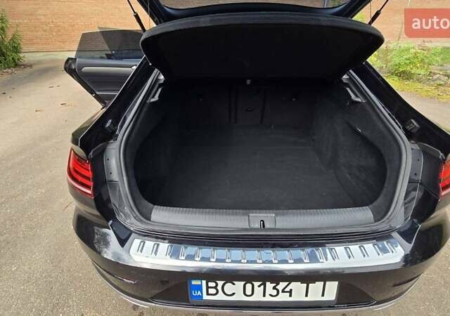 Черный Фольксваген Arteon, объемом двигателя 2 л и пробегом 120 тыс. км за 26900 $, фото 35 на Automoto.ua