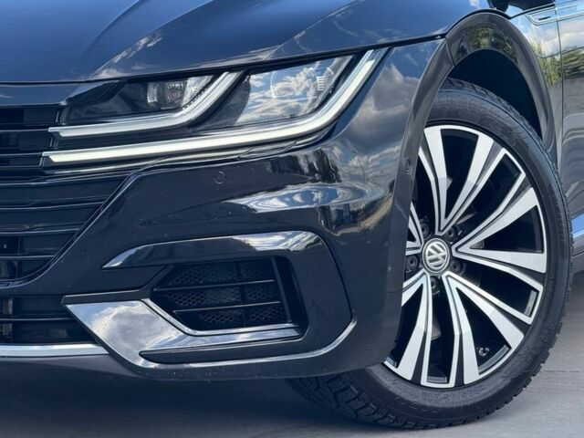Черный Фольксваген Arteon, объемом двигателя 2 л и пробегом 113 тыс. км за 23650 $, фото 1 на Automoto.ua