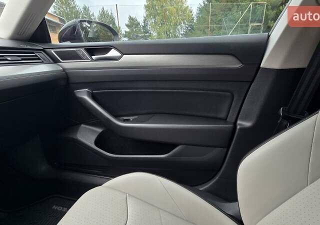 Черный Фольксваген Arteon, объемом двигателя 2 л и пробегом 120 тыс. км за 26900 $, фото 40 на Automoto.ua