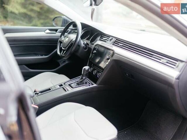Черный Фольксваген Arteon, объемом двигателя 1.98 л и пробегом 120 тыс. км за 25999 $, фото 6 на Automoto.ua