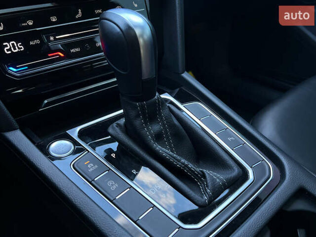 Черный Фольксваген Arteon, объемом двигателя 2 л и пробегом 22 тыс. км за 26800 $, фото 16 на Automoto.ua