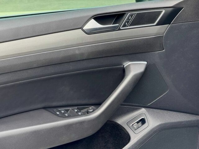 Черный Фольксваген Arteon, объемом двигателя 2 л и пробегом 113 тыс. км за 23650 $, фото 16 на Automoto.ua