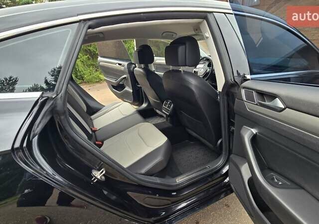 Черный Фольксваген Arteon, объемом двигателя 2 л и пробегом 120 тыс. км за 26900 $, фото 29 на Automoto.ua