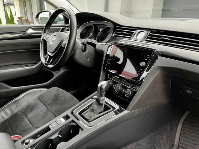 Красный Фольксваген Arteon, объемом двигателя 2 л и пробегом 79 тыс. км за 7000 $, фото 9 на Automoto.ua