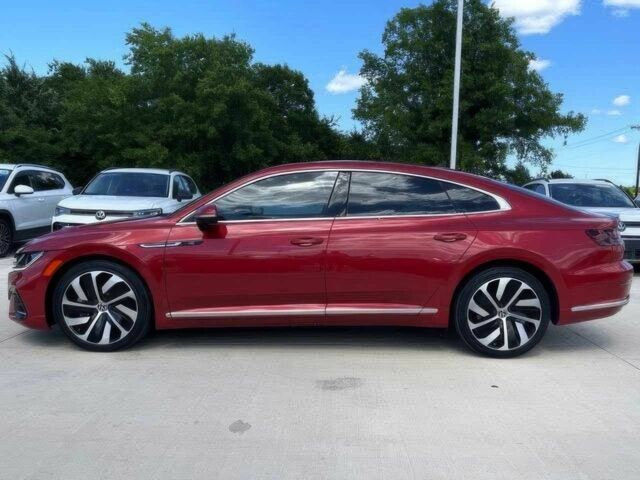 Красный Фольксваген Arteon, объемом двигателя 2 л и пробегом 29 тыс. км за 21500 $, фото 2 на Automoto.ua