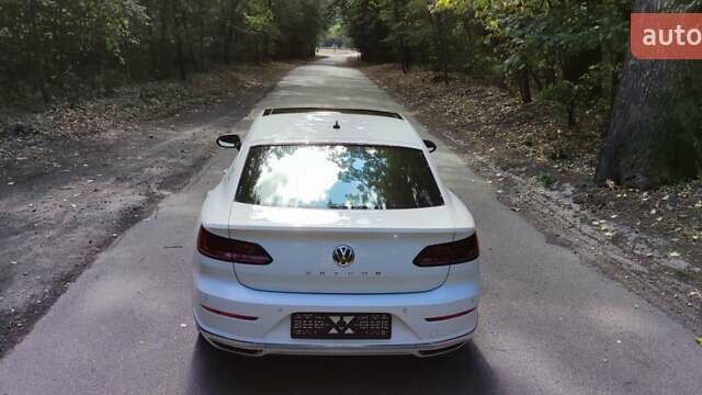 Фольксваген Arteon, объемом двигателя 2 л и пробегом 141 тыс. км за 28500 $, фото 2 на Automoto.ua