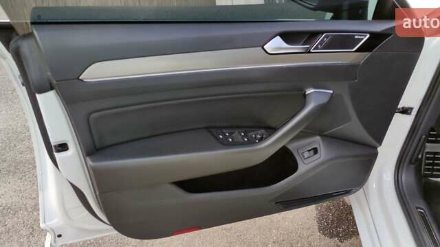 Фольксваген Arteon, объемом двигателя 2 л и пробегом 141 тыс. км за 28500 $, фото 9 на Automoto.ua