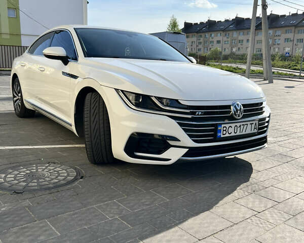 Фольксваген Arteon, объемом двигателя 1.98 л и пробегом 104 тыс. км за 24700 $, фото 1 на Automoto.ua