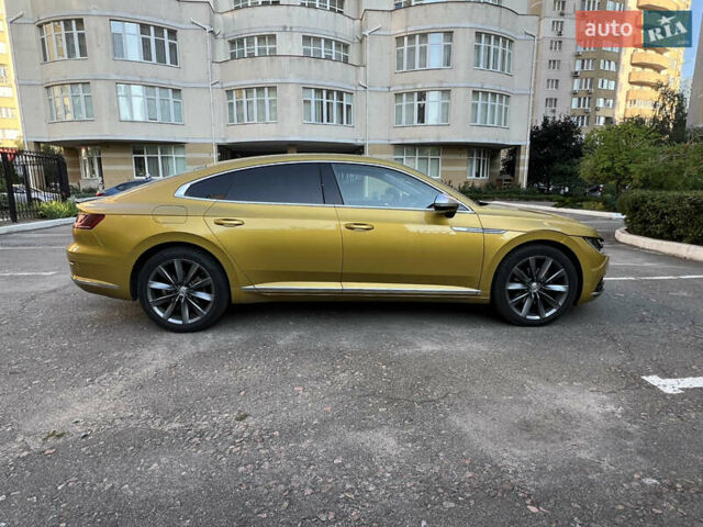 Желтый Фольксваген Arteon, объемом двигателя 1.98 л и пробегом 160 тыс. км за 27500 $, фото 1 на Automoto.ua
