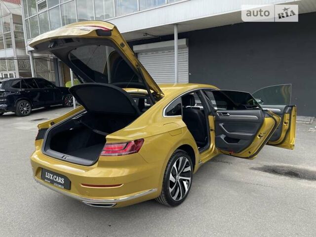 Жовтий Фольксваген Arteon, об'ємом двигуна 1.98 л та пробігом 57 тис. км за 29900 $, фото 46 на Automoto.ua