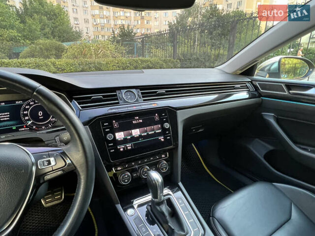 Желтый Фольксваген Arteon, объемом двигателя 1.98 л и пробегом 160 тыс. км за 27500 $, фото 14 на Automoto.ua