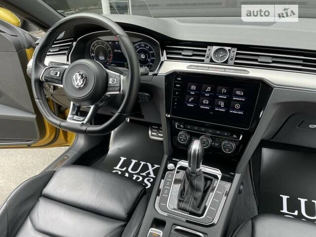 Жовтий Фольксваген Arteon, об'ємом двигуна 1.98 л та пробігом 57 тис. км за 29900 $, фото 69 на Automoto.ua