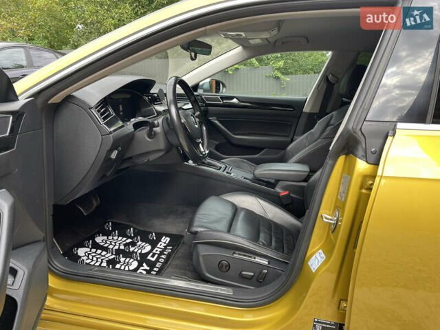 Жовтий Фольксваген Arteon, об'ємом двигуна 1.98 л та пробігом 182 тис. км за 24999 $, фото 6 на Automoto.ua