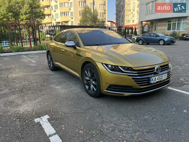 Желтый Фольксваген Arteon, объемом двигателя 1.98 л и пробегом 160 тыс. км за 27500 $, фото 2 на Automoto.ua