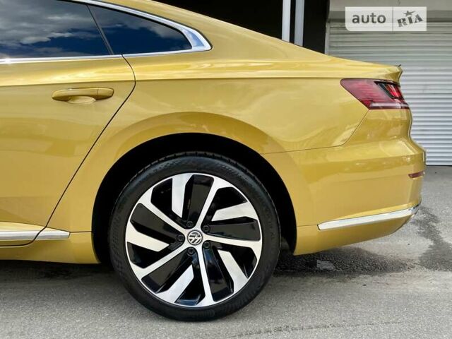 Желтый Фольксваген Arteon, объемом двигателя 1.98 л и пробегом 57 тыс. км за 29900 $, фото 27 на Automoto.ua