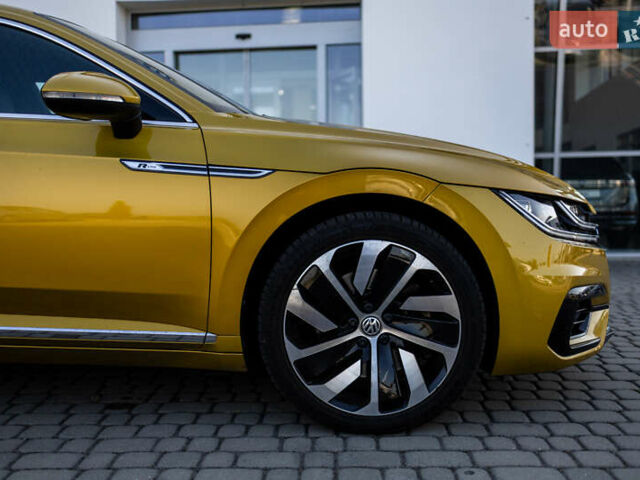 Желтый Фольксваген Arteon, объемом двигателя 1.98 л и пробегом 120 тыс. км за 33800 $, фото 20 на Automoto.ua