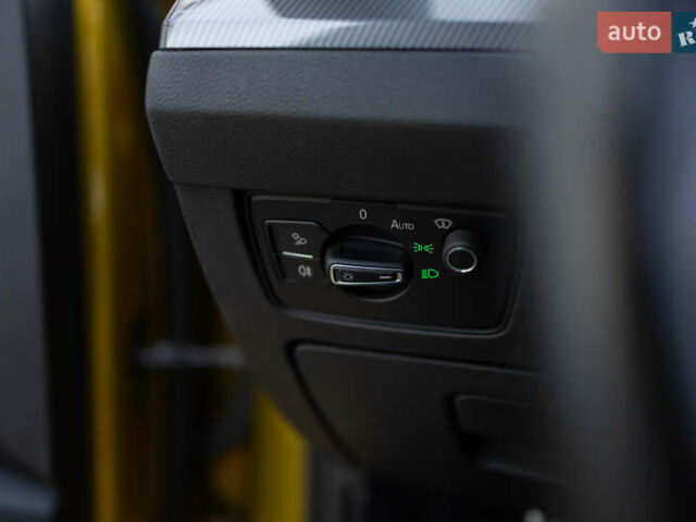 Желтый Фольксваген Arteon, объемом двигателя 1.98 л и пробегом 120 тыс. км за 33800 $, фото 67 на Automoto.ua