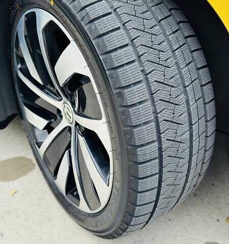 Фольксваген Arteon 2018 в Коростене на Automoto.ua Желтый Фольксваген Arteon, объемом двигателя 1.97 л и пробегом 184 тыс. км за 27999 $, фото 64 на Automoto.ua