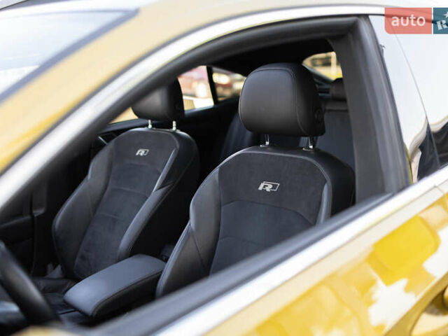 Желтый Фольксваген Arteon, объемом двигателя 1.98 л и пробегом 120 тыс. км за 33800 $, фото 61 на Automoto.ua