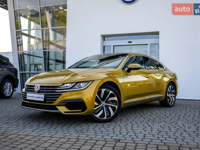 Желтый Фольксваген Arteon, объемом двигателя 1.98 л и пробегом 120 тыс. км за 33800 $, фото 2 на Automoto.ua