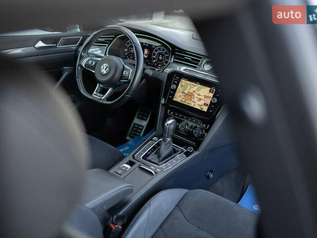 Желтый Фольксваген Arteon, объемом двигателя 1.98 л и пробегом 120 тыс. км за 33800 $, фото 42 на Automoto.ua