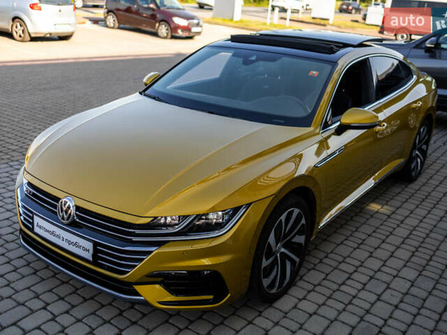 Желтый Фольксваген Arteon, объемом двигателя 1.98 л и пробегом 120 тыс. км за 33800 $, фото 30 на Automoto.ua