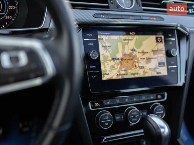 Желтый Фольксваген Arteon, объемом двигателя 1.98 л и пробегом 120 тыс. км за 33800 $, фото 65 на Automoto.ua