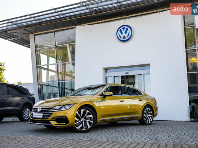 Желтый Фольксваген Arteon, объемом двигателя 1.98 л и пробегом 120 тыс. км за 33800 $, фото 1 на Automoto.ua