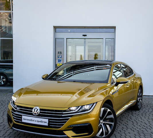 Желтый Фольксваген Arteon, объемом двигателя 1.98 л и пробегом 120 тыс. км за 33800 $, фото 3 на Automoto.ua