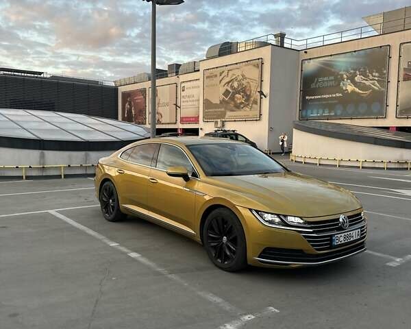 Желтый Фольксваген Arteon, объемом двигателя 2 л и пробегом 212 тыс. км за 24800 $, фото 3 на Automoto.ua