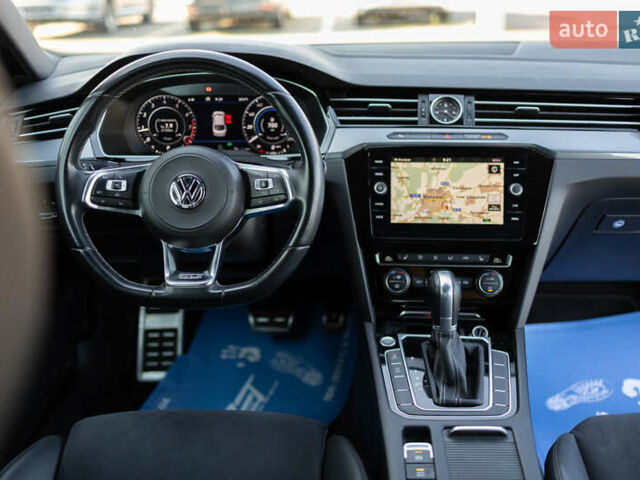 Желтый Фольксваген Arteon, объемом двигателя 1.98 л и пробегом 120 тыс. км за 33800 $, фото 44 на Automoto.ua