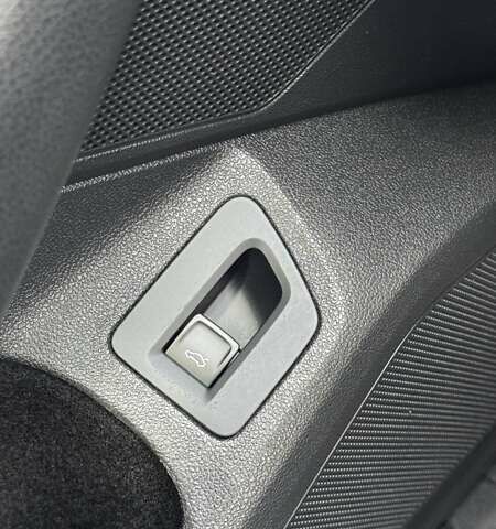 Фольксваген Arteon 2018 в Коростене на Automoto.ua Желтый Фольксваген Arteon, объемом двигателя 1.97 л и пробегом 184 тыс. км за 27999 $, фото 46 на Automoto.ua