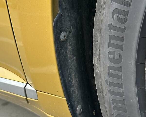 Желтый Фольксваген Arteon, объемом двигателя 2 л и пробегом 212 тыс. км за 24800 $, фото 16 на Automoto.ua