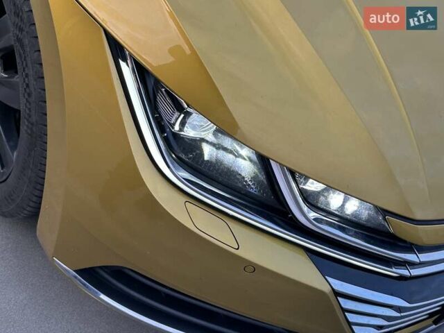 Желтый Фольксваген Arteon, объемом двигателя 2 л и пробегом 212 тыс. км за 24800 $, фото 42 на Automoto.ua