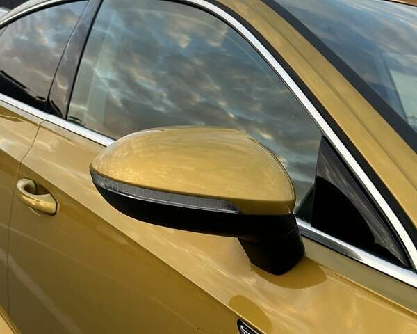 Желтый Фольксваген Arteon, объемом двигателя 2 л и пробегом 212 тыс. км за 24800 $, фото 15 на Automoto.ua