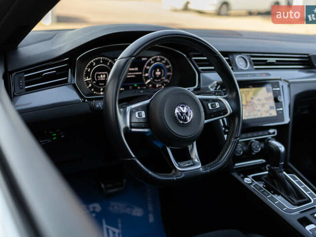 Желтый Фольксваген Arteon, объемом двигателя 1.98 л и пробегом 120 тыс. км за 33800 $, фото 58 на Automoto.ua