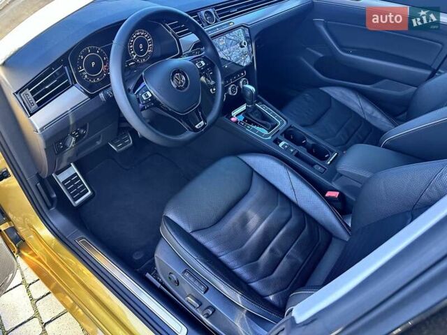 Желтый Фольксваген Arteon, объемом двигателя 2 л и пробегом 68 тыс. км за 29500 $, фото 2 на Automoto.ua
