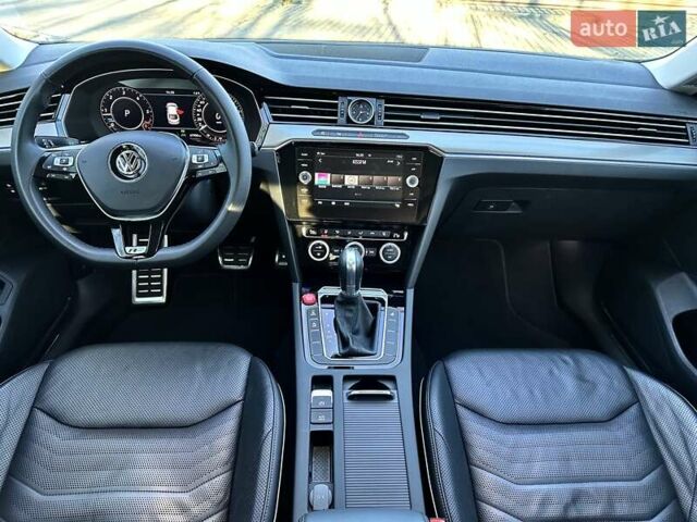 Желтый Фольксваген Arteon, объемом двигателя 2 л и пробегом 68 тыс. км за 29500 $, фото 5 на Automoto.ua