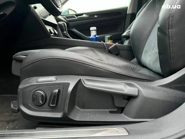 Фольксваген Arteon 2018 в Львове на Automoto.ua Серый Фольксваген Arteon, объемом двигателя 2 л и пробегом 225 тыс. км за 24990 $, фото 17 на Automoto.ua