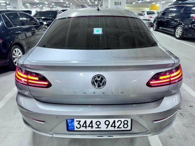Серый Фольксваген Arteon, объемом двигателя 2 л и пробегом 53 тыс. км за 12000 $, фото 3 на Automoto.ua
