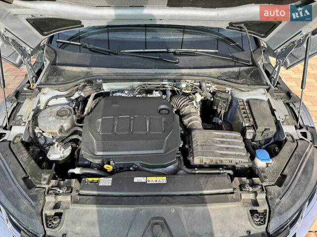 Серый Фольксваген Arteon, объемом двигателя 1.97 л и пробегом 158 тыс. км за 37500 $, фото 27 на Automoto.ua