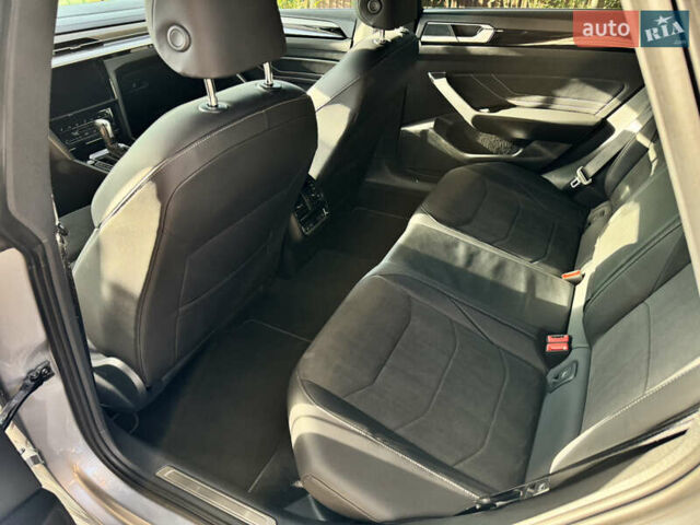 Серый Фольксваген Arteon, объемом двигателя 1.97 л и пробегом 158 тыс. км за 37500 $, фото 19 на Automoto.ua