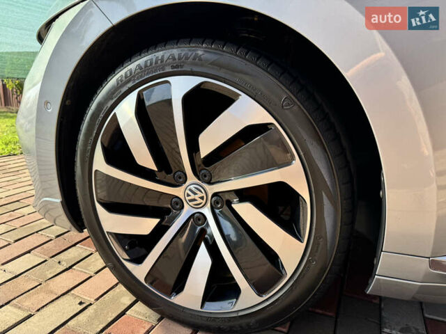 Серый Фольксваген Arteon, объемом двигателя 1.97 л и пробегом 158 тыс. км за 37500 $, фото 5 на Automoto.ua