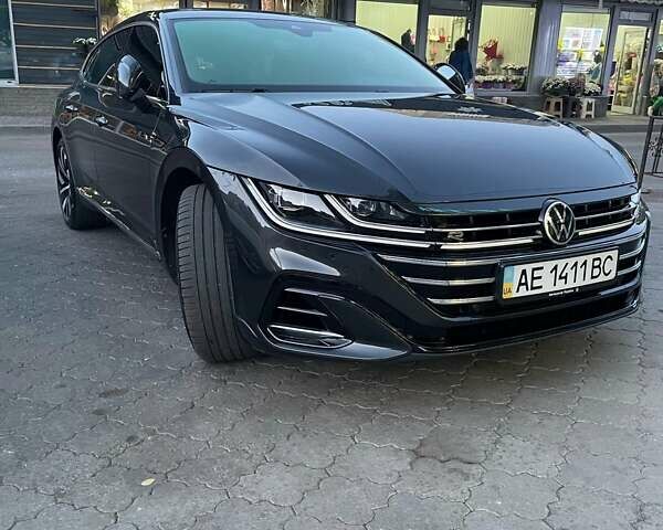 Серый Фольксваген Arteon, объемом двигателя 1.97 л и пробегом 51 тыс. км за 35000 $, фото 2 на Automoto.ua