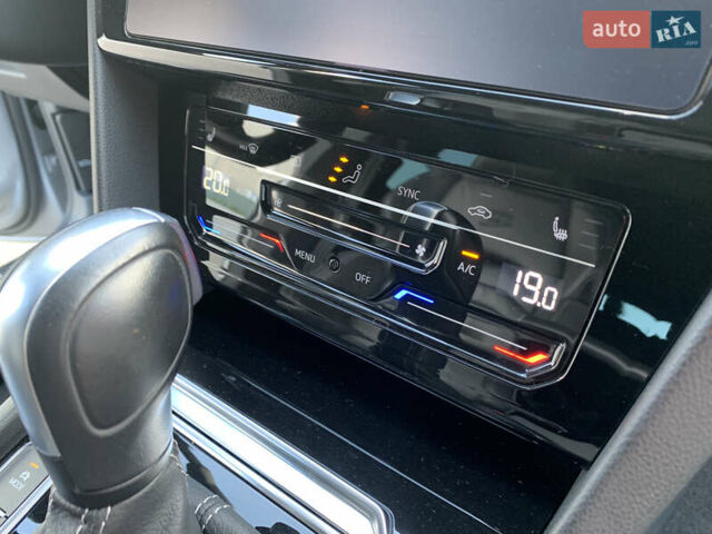Серый Фольксваген Arteon, объемом двигателя 2 л и пробегом 47 тыс. км за 43000 $, фото 26 на Automoto.ua