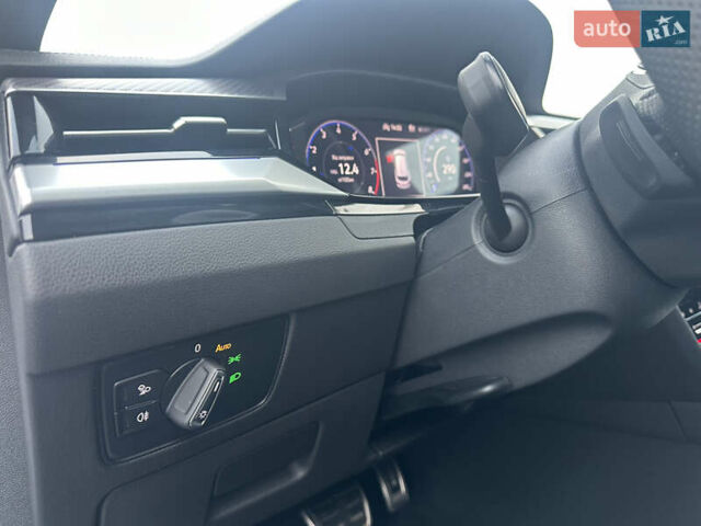 Серый Фольксваген Arteon, объемом двигателя 1.98 л и пробегом 28 тыс. км за 49900 $, фото 76 на Automoto.ua