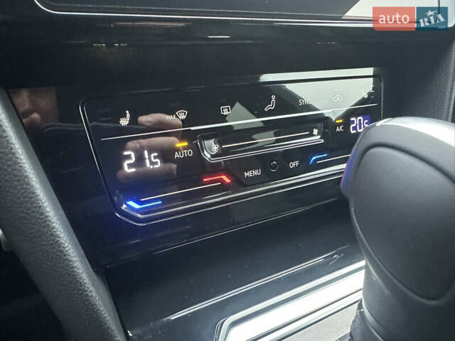 Серый Фольксваген Arteon, объемом двигателя 1.98 л и пробегом 28 тыс. км за 49900 $, фото 104 на Automoto.ua