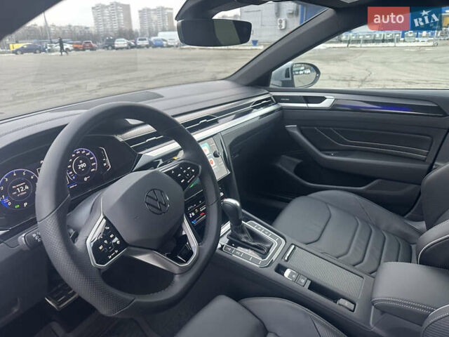Серый Фольксваген Arteon, объемом двигателя 1.98 л и пробегом 28 тыс. км за 49900 $, фото 79 на Automoto.ua