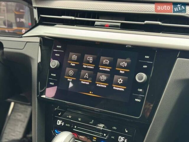 Серый Фольксваген Arteon, объемом двигателя 1.97 л и пробегом 32 тыс. км за 49203 $, фото 12 на Automoto.ua