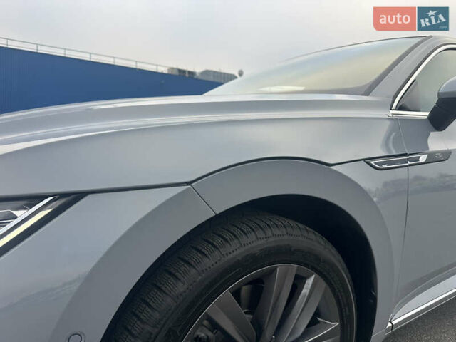Серый Фольксваген Arteon, объемом двигателя 1.98 л и пробегом 28 тыс. км за 49900 $, фото 4 на Automoto.ua